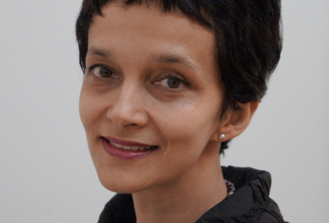 Nēla Vinkelmane (Neela Winkelmann) - Čehijas galvaspilsētā Prāgā bāzētās nevalstiskās organizācijas "Eiropas Atmiņas un sirdsapziņas platforma" izpilddirektore. Publicitātes foto