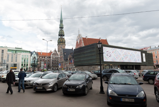 Latviešu strēlnieku laukums Vecrīgā, kur iecerēta Latvijas Okupācijas muzeja piebūve. Foto: Vladislavs Proškins, F64