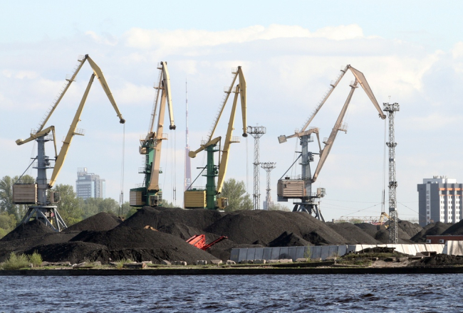 Ogļu terminālis Rīgas ostā. Foto: Kaspars Krafts, F64