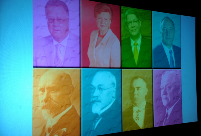 Prezentācijas materiāls diskusijā par Valsts prezidenta institūcijas un personības lomu Latvijas sabiedrībā. Foto: Ieva Lūka, LETA