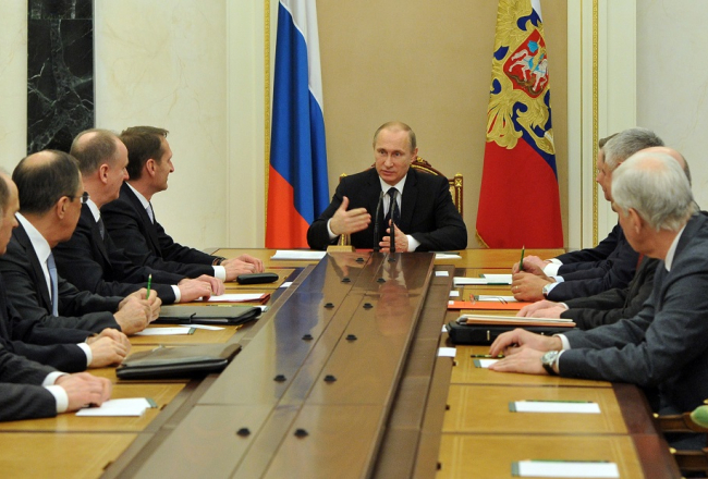 Vladimirs Putins kopā ar Drošības padomi. Foto: ITAR-TASS/LETA