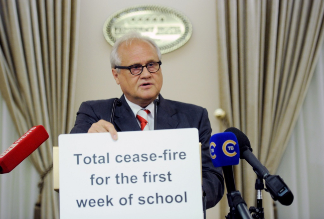 EDSO īpašais pārstāvis Ukrainā Martins Sajdiks preses konferencē Minskā. Foto: AFP/LETA