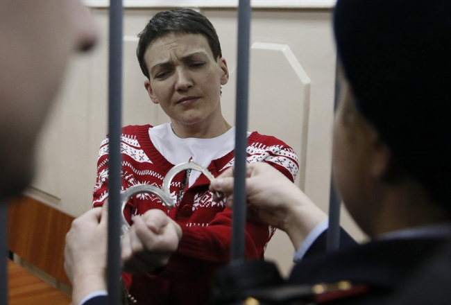 Ukraiņu lidotāja un deputāte Nadija Savčenko Eiropas Parlamenta sēdē. Foto: EPA/LETA
