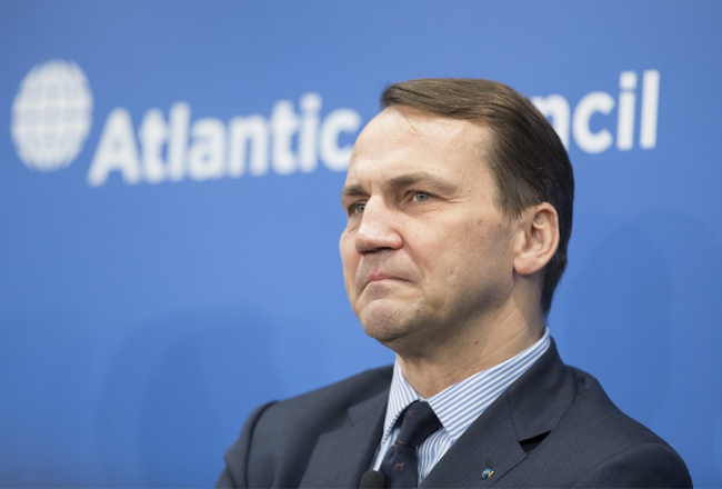 Radoslavs Sikorskis. Foto: EPA/LETA