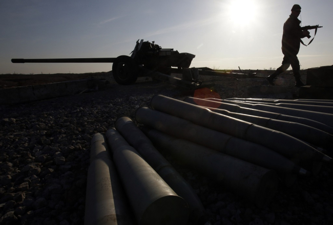 Ukrainas armijas karavīrs pie Pervomaiskas. Foto: AFP/LETA
