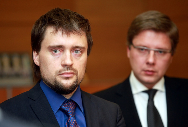 Ingus Vircavs (no kreisās) un Nils Ušakovs. Foto: Ieva Čīka, LETA