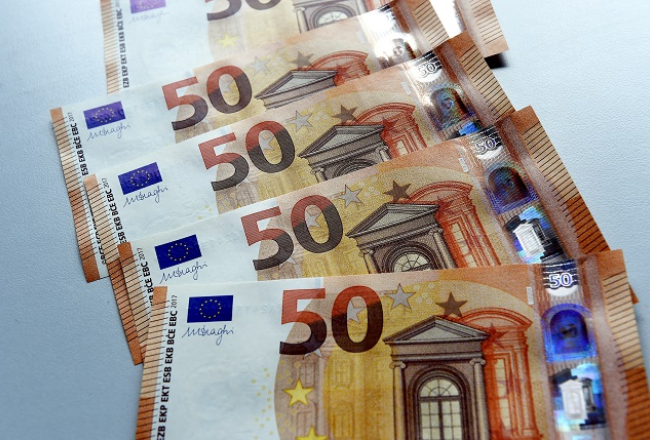 Jaunās Eiropas sērijas 50 eiro banknotes, ko plānots laist apgrozībā 2017.gada pavasarī.