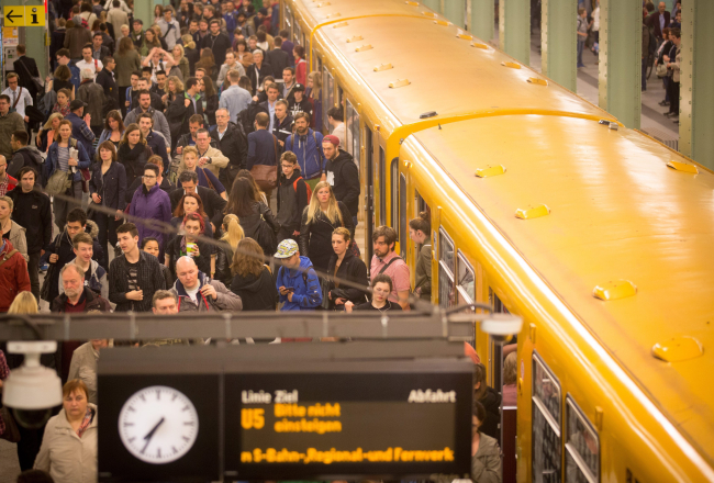 Berlīnes metrostacija "Alexanderplatz". Foto: Kay Nietfeld, DPA/LETA