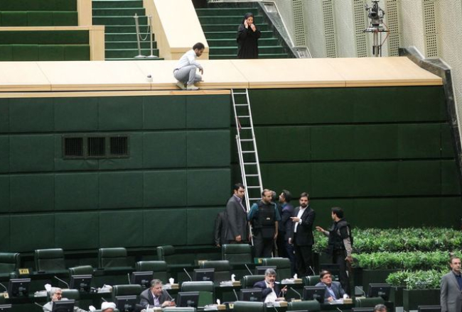 Irānas parlamenta sēžu zālē uzbrukuma laikā. Foto: AFP-LETA