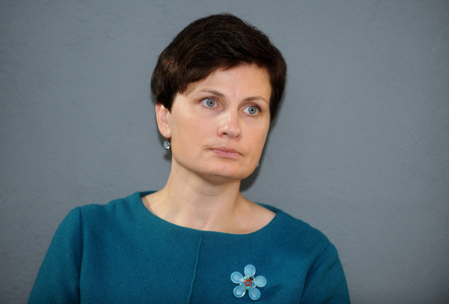 Saeimas Izglītības, kultūras un zinātnes komisijas vadītāja Ilze Viņķele (V). Foto: Ieva Lūka, LETA.