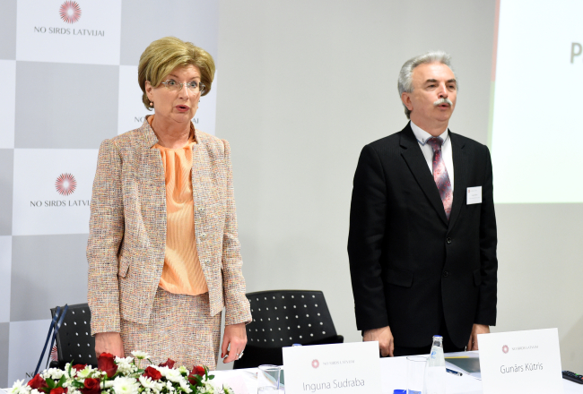 Partijas "No sirds Latvijai" priekšsēdētāja Inguna Sudraba un valdes loceklis Gunārs Kūtris. Foto: Ieva Lūka, LETA