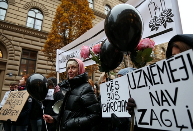 Mazo uzņēmēju pikets pie Saeimas. Foto: Ieva Čīka, LETA