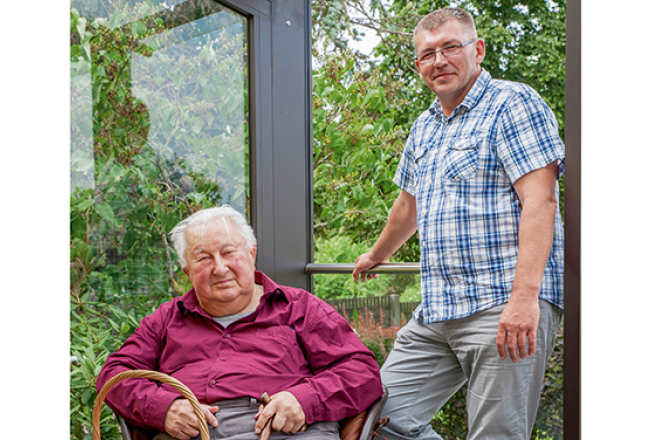 Auseklīša dibinātājs un ilggadējais vadītājs Jēkabs Spickus (sēž) tagad ir valdes loceklis un konsultants. Valdi vada Raivo Zvaigzne.