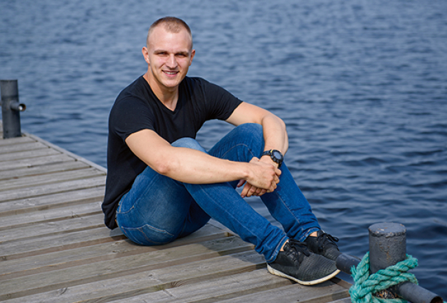 NBS karavīrs Ulvis Šulcs nopeldēja no Jelgavas līdz Lielupes ietekai jūrā. Tā bija viņa privāta iniciatīva, ko viņš paveica 44 stundās.