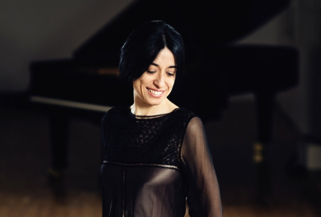 Pina Napolitano. Publicitātes foto