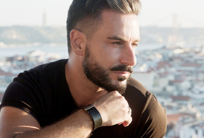 Portugāļu dzejnieks un komponists Telmo Pirešs. Publicitātes foto