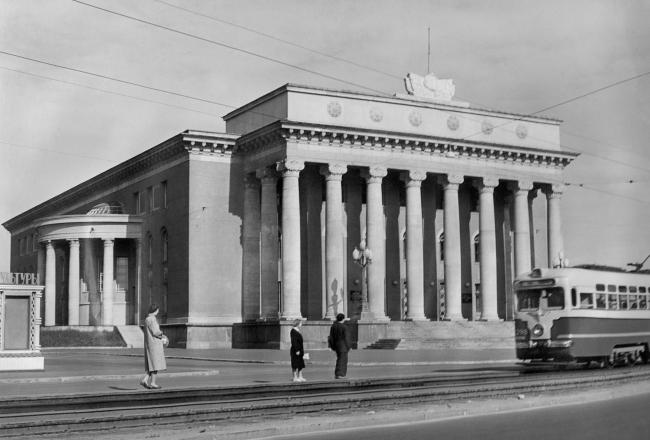 VEF Kultūras pils Rīgā, 1960. gadu sākums. Foto: autors nezināms, Toma Zariņa privātais arhīvs.