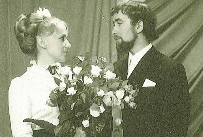 Helga Dancberga un Imants Kalniņš kāzu dienā. Foto no personīgā arhīva