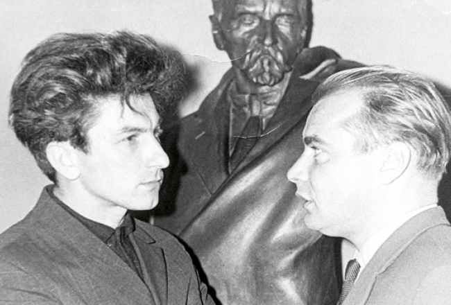 Imants Ziedonis (pa kreisi) un Ojārs Vācietis, 1966.gads.