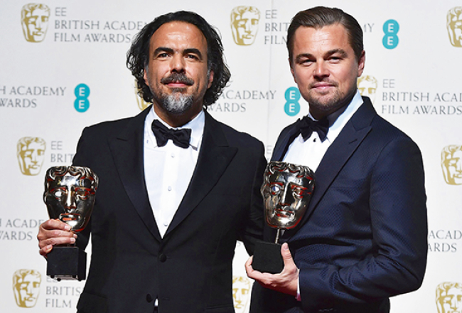 Vienu no prestižākajām ikgadējām kinobalvām Eiropā — Britu filmu akadēmijas balvu BAFTA — labākās filmas kategorijā saņēmusi Cilvēks, kurš izdzīvoja. Kopumā lente tika pie piecām balvām, ieskaitot labāko režisoru (Alehandro Gonsaless Injaritu) un labāko aktieri (Leonardo di Kaprio).