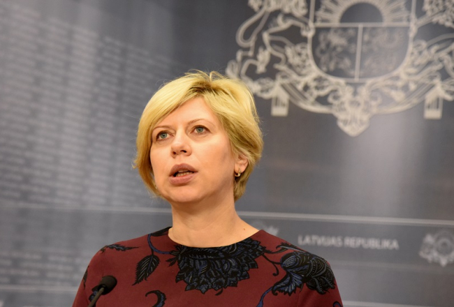 Veselības ministre Anda Čakša piedalās preses konferencē, kurā informē par veselības aprūpes finansēšanas likumprojektu. Foto: Zane Bitere, LETA