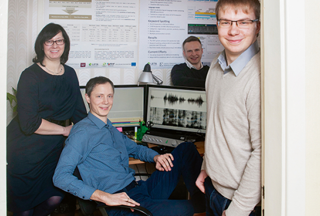 Latviešu valodas atpazīšanas sistēmu Ruta veidojusi Mākslīgā intelekta laboratorijas komanda: valodniece Ilze Auziņa (no kreisās) un datorzinātnieki Normunds Grūzītis,