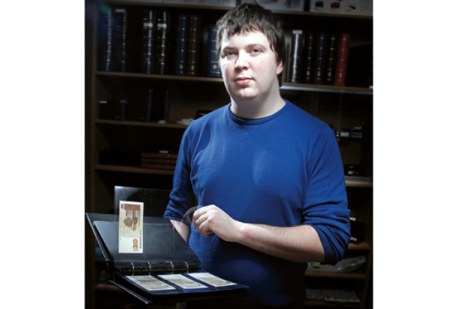 Rīgas Numismātikas salona vadītājs Madis Gerbaševskis novērojis, ka jauniešiem lata nomaiņa ir samērā vienaldzīga, taču vecāki cilvēki eiro īsti netic, jo ar naudas reformām apmānīti daudz reižu. «Nezinu, cik ilgam laikam jāpaiet, lai latu aizmirstu. Lats tik un tā būs mīļš, lai arī ikdienā lietos eiro.»