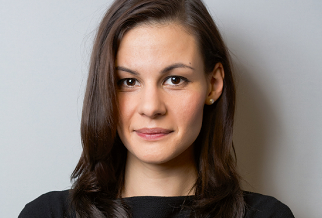 Dziedāt mūziklos, dejot, spēlēt dramatisko teātri, filmēties kino — Ieva Segliņa pierāda, ka talantīgam teātra profesionālim Latvijā jāvar viss. Viņai šī dažādība ir pa prātam. «Tas ir pluss, ka varam attīstīt vairākas aktiermeistarības šķautnes. Man tas ir ļoti interesanti.»