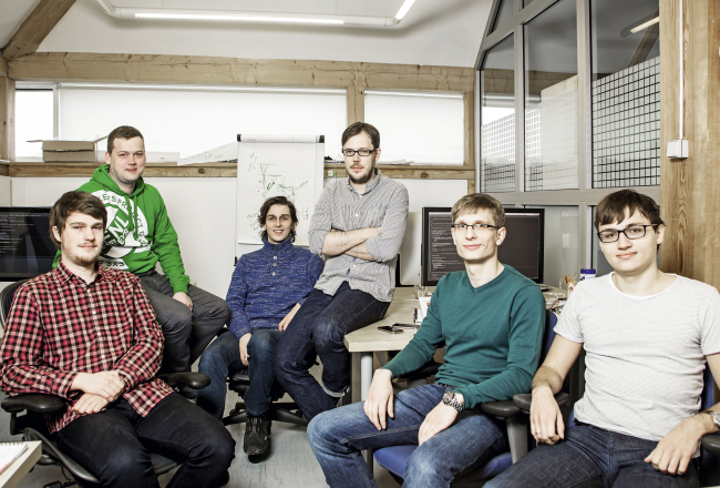 Cobook komanda — Kārlis Lauva (no kreisās), Jānis Dancis, Uģis Lazdiņš, Kaspars Dancis, Miķelis Vindavs, Rihards Skuja.