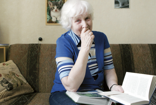 Kad Guntai Tomkusai bija pieci gadi, admirālis Teodors Spāde viņai uzticēja noslēpumu par Latvijas okupāciju un lūdza apsolīt ko svarīgu. Foto — Rūta Kalmuka, F64
