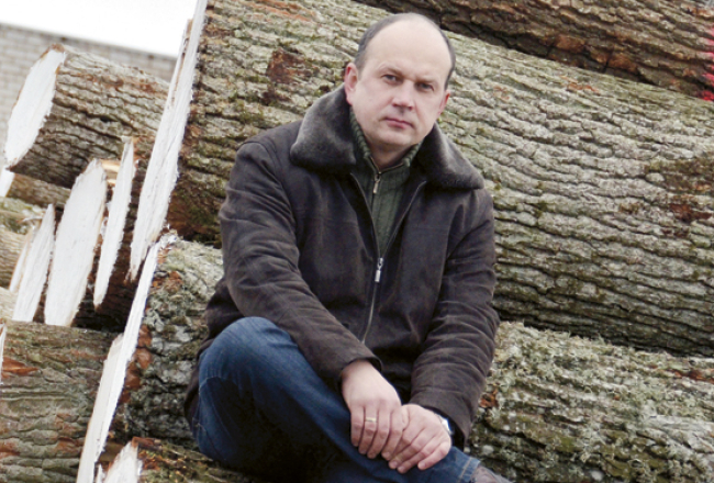 Viens no Amberwood īpašniekiem Ivars Akerfelds agrāk bija pasniedzējs Latvijas Lauksaimniecības universitātes kokapstrādes katedrā. Foto — Mārtiņš Zilgalvis, F64