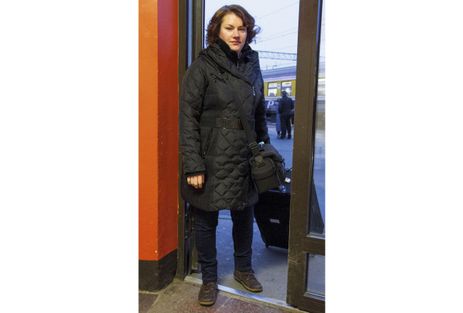 Ceļā uz Maskavu, kas vēl līdz maijam būs viņas ģimenes mājas.