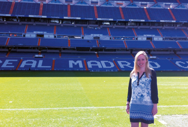 Spāņu futbola kluba Real Madrid birojs ir stadiona ēkā, tajā strādā ap 400 darbinieku. Mārketinga nodaļā — latviete Ilona Lisenko.