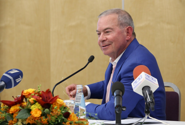 Aivars Lembergs preses konferencē.
