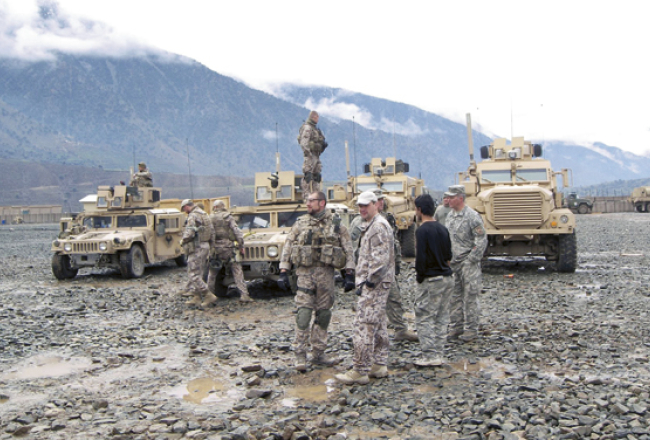 Amerikāņi un latvieši 2009.gada februārī ieradušies jaunajā dienesta vietā Nūrestānas provincē, kas atrodas uz ziemeļiem no Afganistānas galvaspilsētas Kabulas.