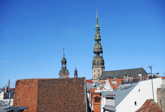 Skats uz Pēterbaznīcas torni Vecrīgā. Foto: Edijs Pālens, LETA