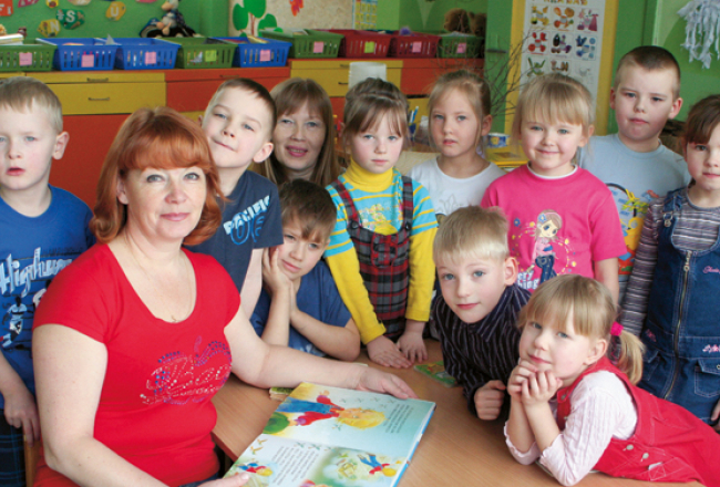 Tatjana no Kaunatas darbu zaudēja, kad bankrotēja veikala īpašnieks. Viņa iesaistījās tā dēvētajā «simtlatnieku» programmā.