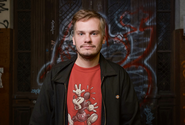 Ikdienā Miku var sastapt Ventspilī, kur teātra namā Jūras vārti viņš ir pasākumu producents. Jau pirms festivāla Zemlika organizēja koncertus, un Miks apgalvo, ka mūzika ir viņa kaislība numur viens. Taču festivāls dzimtajā Durbē, turklāt oktobra nogalē, bija cita mēroga iespēja. Foto — Reinis Inkēns