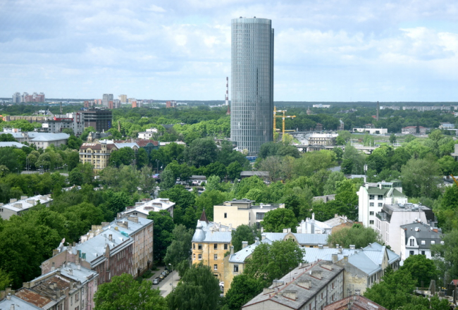 Skats no Latvijas Nacionālās bibliotēkas uz Pārdaugavu "Z-Torņu" virzienā. Foto: Zane Bitere, LETA