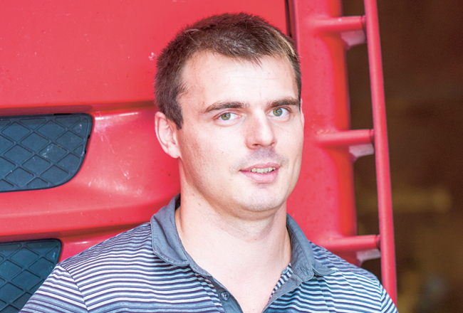 «Man patīk no rītiem celties un iet uz darbu. Tā ka rullēšu tālāk.»
Foto — TUESI.LV