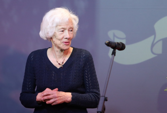 Latvijas Literatūras gada balvas par mūža ieguldījumu ieguvēja literatūrvēsturniece Līvija Volkova balvas pasniegšanas ceremonijā. Foto: Edijs Pālens, LETA