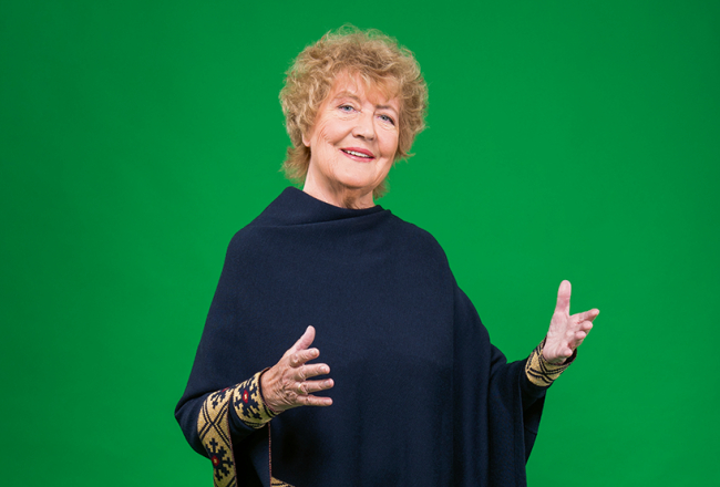 «Esmu laimīga, 
ka man tik daudziem cilvēkiem ir izdevies ieaudzināt mūzikas un kordziedāšanas mīlestību,» saka diriģente Gunta Paškovska. Viņa 30 gadus vadīja kori Skali, tagad — kori Re, kā!
Foto — Jēkabs Kalvelis, Picture Agency