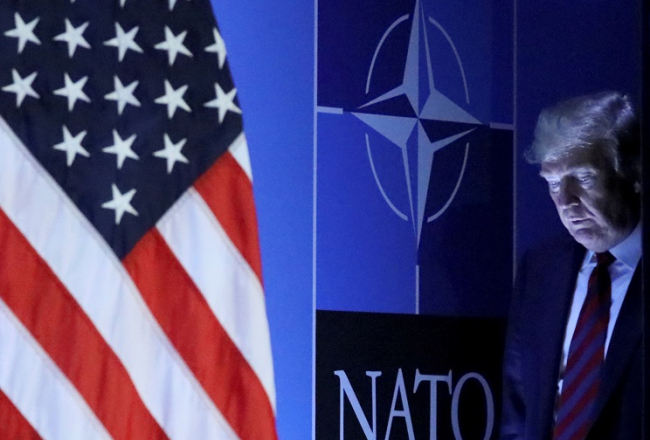 ASV prezidents Donalds Tramps NATO samitā Briselē. Foto: Reuters/LETA