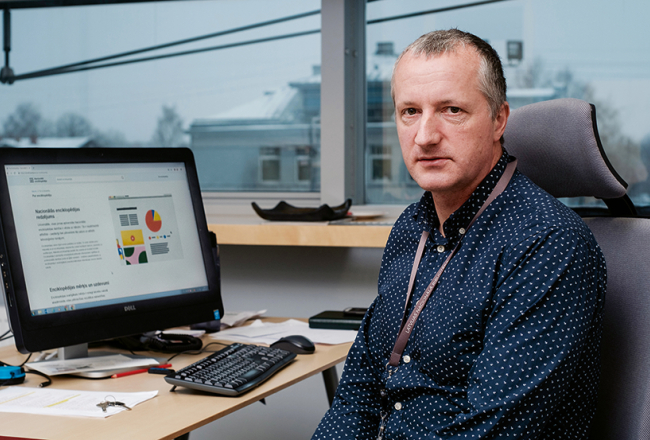 Nacionālās enciklopēdijas galvenais redaktors Valters Ščerbinskis sola, ka gandrīz katru dienu vietnē Enciklopedija.lv parādīsies jauni ieraksti.
Foto — Reinis Inkēns
