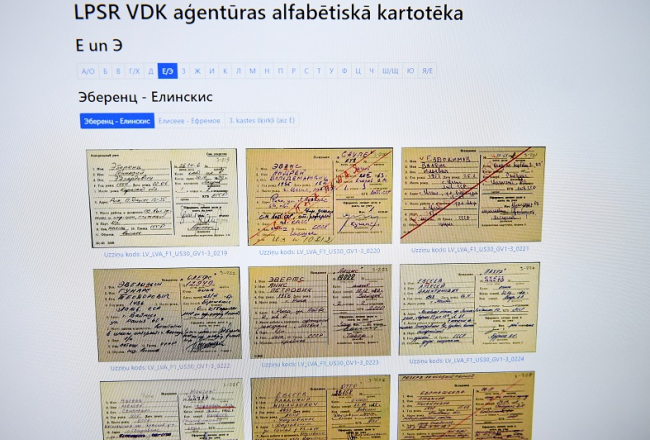 Daļa no bijušās Valsts drošības komitejas (VDK) dokumentiem jeb tā dēvētajiem "čekas maisiem" publiskota interneta vietnē "kgb.arhivi.lv". Foto: Paula Čurkste, LETA