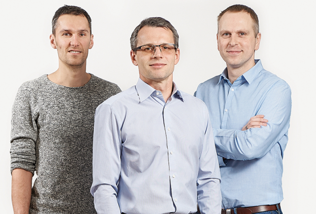 SIA OSS Networks līdzīpašnieki Mārtiņš Gailītis (no kreisās), Juris Breicis un Armands Meinarts.
Foto — Edmunds Brencis