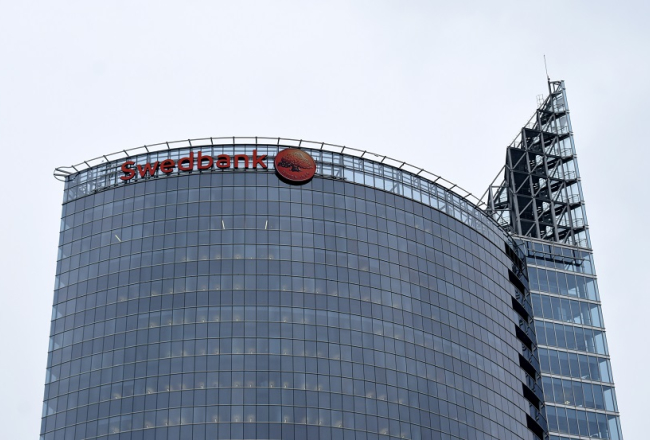 "Swedbank" Centrālā ēka Balasta dambī. Foto: Artūrs Ķipsts, LETA