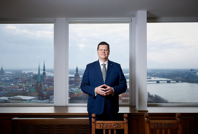 Kaspars Gerhards ministrijas 23. stāvā. Foto: Edmunds Brencis
