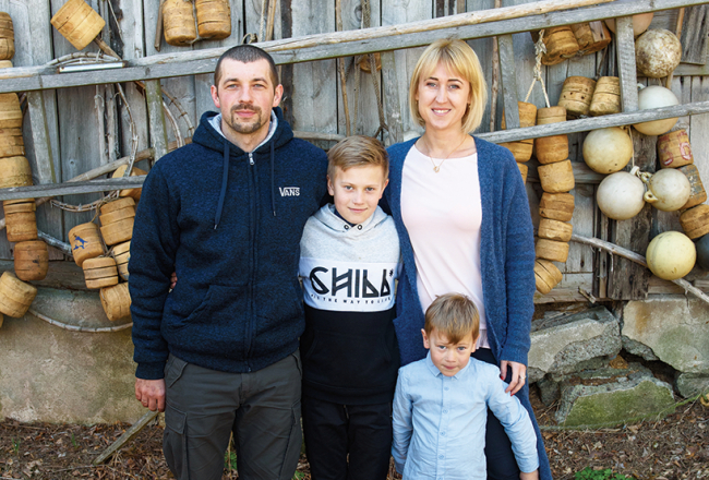 Kaspars, Leo, Solvita un Daniels Adamoviči.
Foto — Gints Ivuškāns
