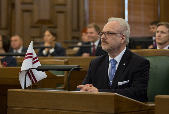 Egils Levits pēc svinīgā solījuma nodošanas Saeimā. Foto: Ernests Dinka, Saeima